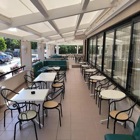 Turistica 酒店 西尼加利亚