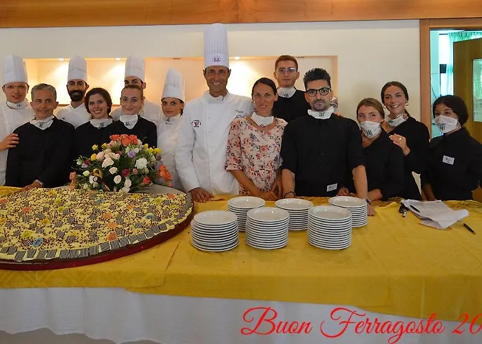 Turistica מלון 3*