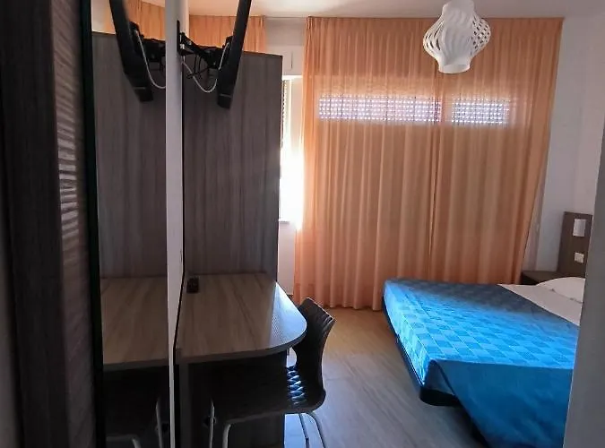 מלון Turistica 3*